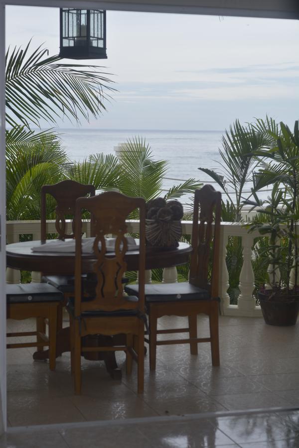 The Wilsons' Shangrila Bed & Breakfast Dumaguete City Ngoại thất bức ảnh